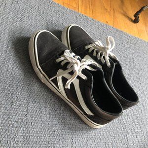 Time and Tru Sneakers
